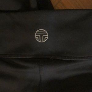 Tory Burch Pants - EUC Tory sport black chevron leggings size XS Tory Burch Pants - EUC Tory sport black chevron leggings size XS